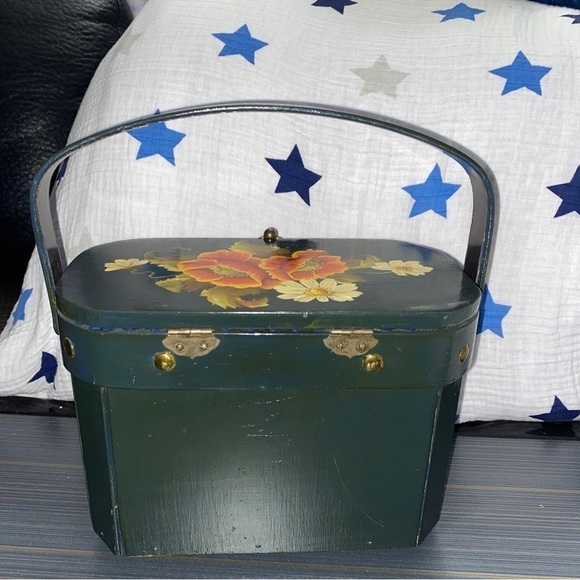 vintage wooden chest made and painted and designed by hand from the 70s - Picture 4 of 11